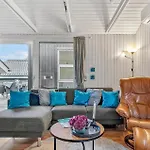 בית נופש 3 Bedroom Awesome In Bjert