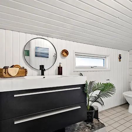 בית נופש 3 Bedroom Awesome In Bjert