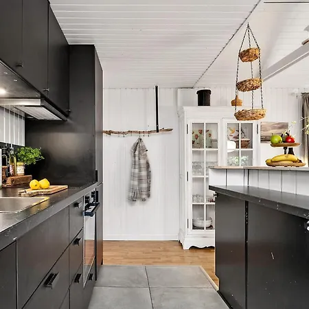 3 Bedroom Awesome In Bjert Сasa de vacaciones *