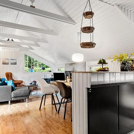 3 Bedroom Awesome In Bjert Сasa de vacaciones