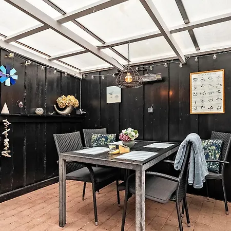 Сasa de vacaciones 3 Bedroom Awesome In Bjert *