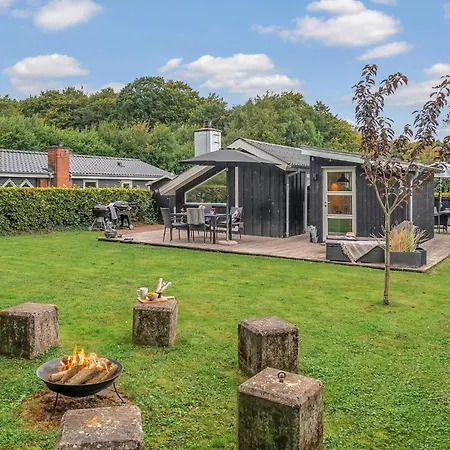 Сasa de vacaciones 3 Bedroom Awesome In Bjert *