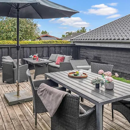 3 Bedroom Awesome In Bjert *